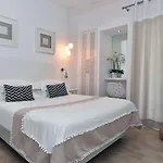 Apollon Boutique Paro