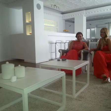 Apollon Design Boutique Hotell