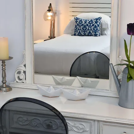 Apollon Design Boutique Hotell