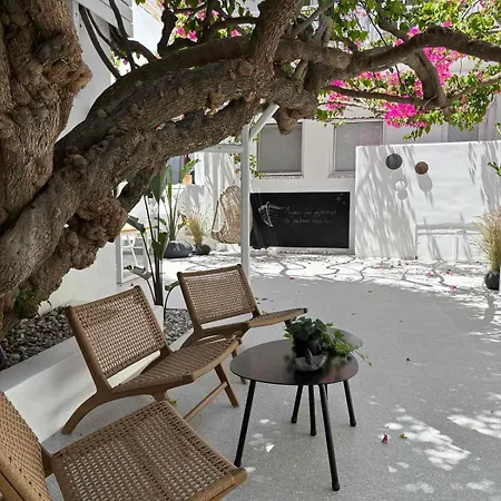 Apollon Design Boutique Hotell 3*