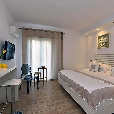 Apollon Design Boutique Parikia (Paros)
