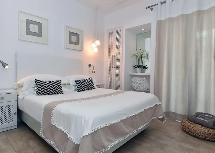 Apollon Boutique Parikia (Paros)